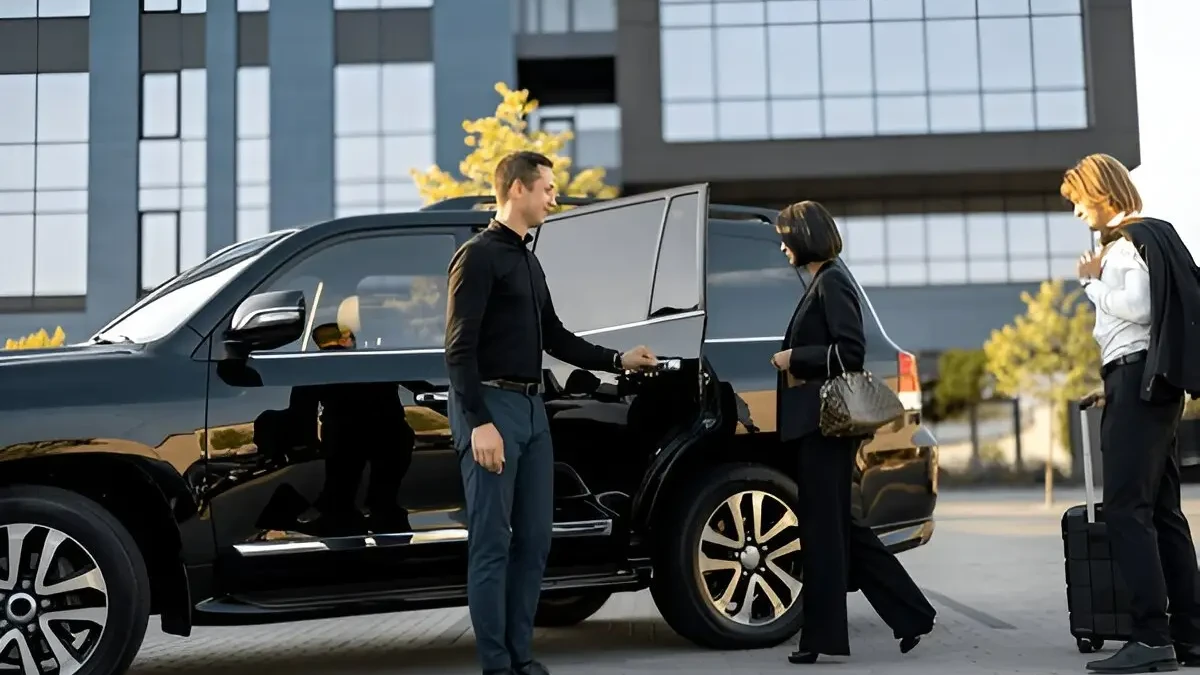 7 Seater Car Rental in Dubai